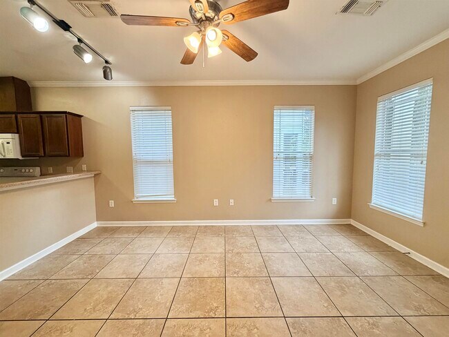 Photo - 2400 Fred Smith Rd Unidad 207