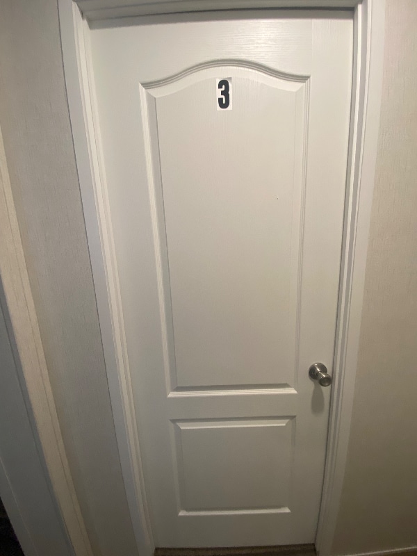 Building Photo - 325 Robin Ln