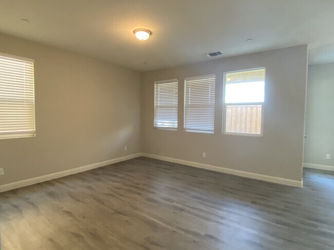 Photo - 220 Uccello Way