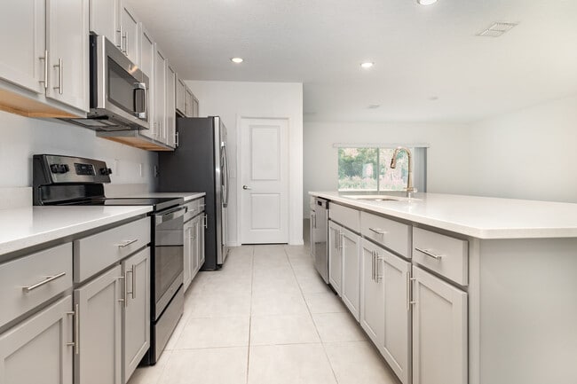 Photo - 176 Citrine Loop