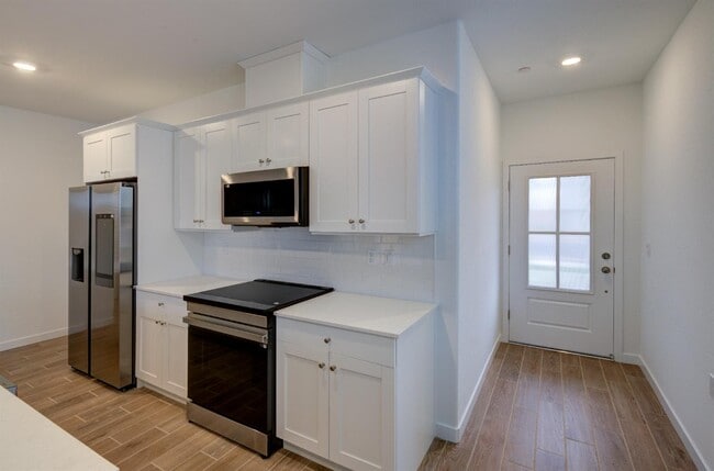 Photo - 905 Plum Tree Ave