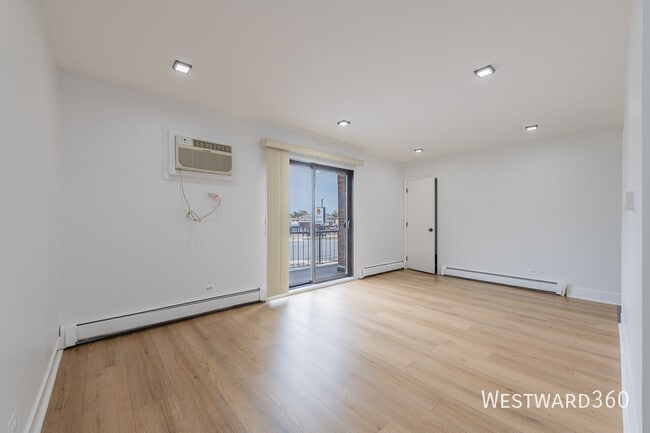 Photo - 6320 W 79th St Unidad 2SE