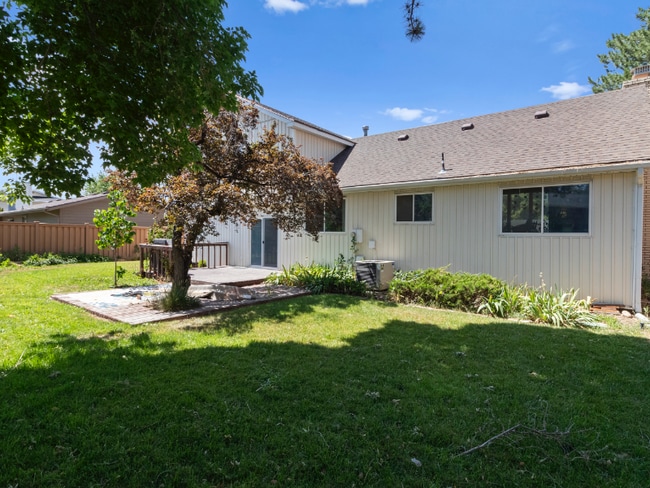 Photo - 1910 Southbridge Way