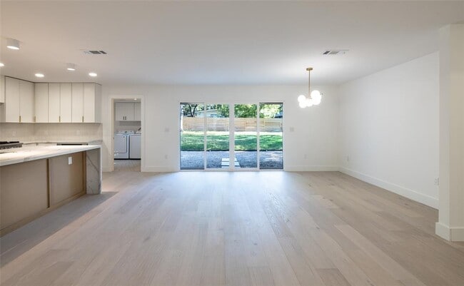 Photo - 1206 Cloverleaf Dr