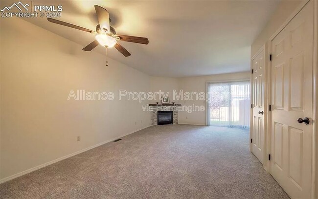 Photo - 973 Brant Hollow Ct