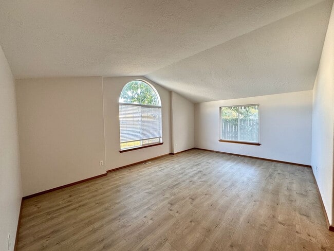 Photo - 4 Bedroom, 2 Bath House on Quiet Cul-de-sac