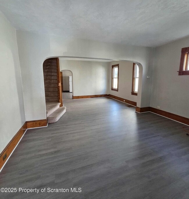 Photo - 1165 W Elm St