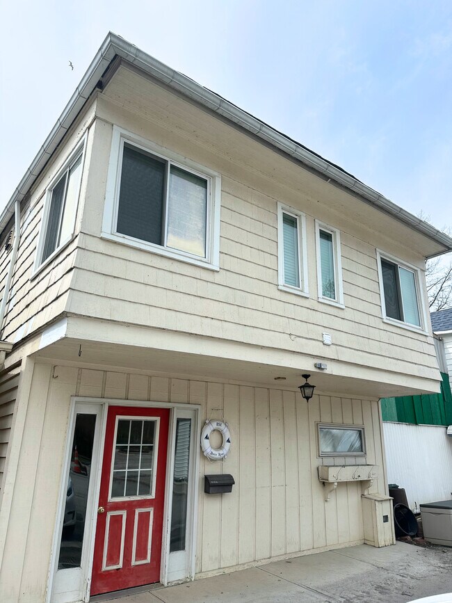 Photo - 852 Beach Rd