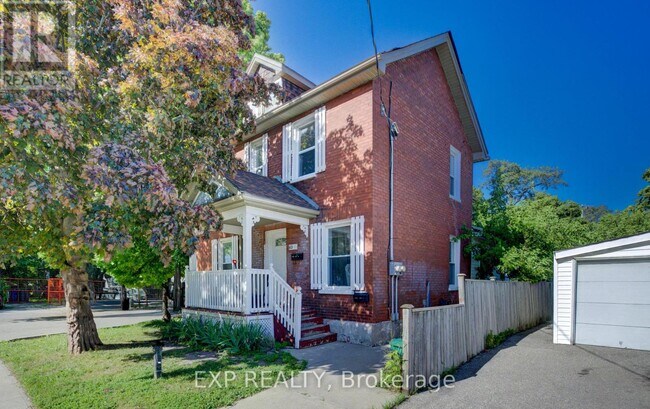 Photo - 63 Brook St Unit UPPER