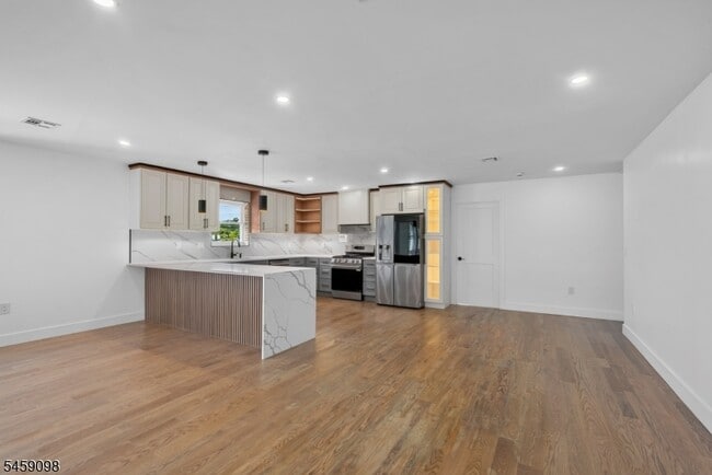 Photo - 144 N 14th St