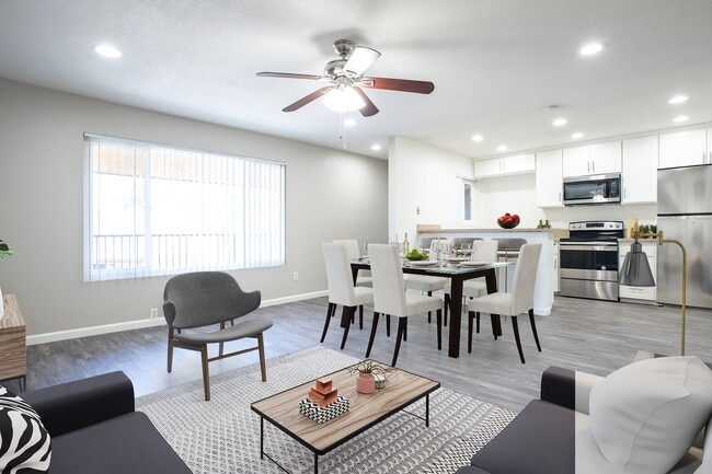 Photo - Country Squire Apartments