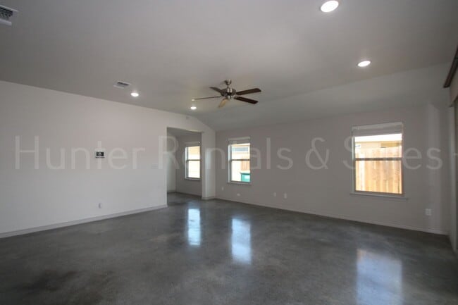 Photo - 805 Freedom Cir