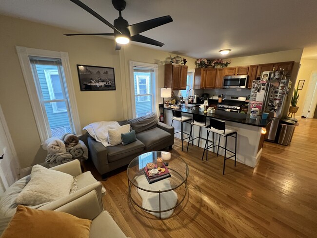 Building Photo - 42 Gorham St Unit #1 Rental