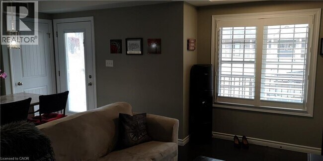 Photo - 1460 Highland Rd W Unit 5D