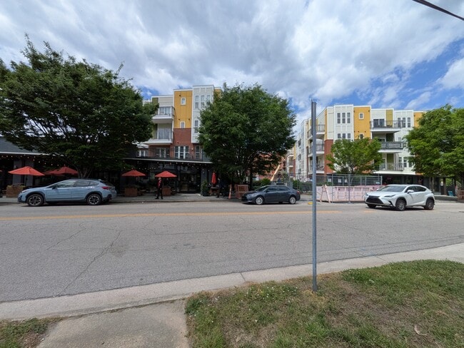 Building Photo - 920 W Morgan St Unit A