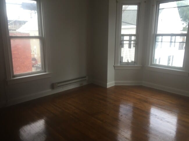 Photo - 25 S Locust St