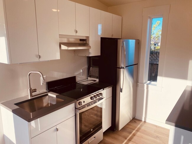 Photo - Newer Construction 1 bedroom house near Coffee park!