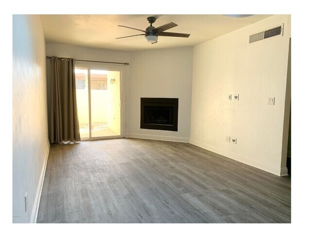 Building Photo - Charming 2-Bedroom, 2-Bath Townhome with W...