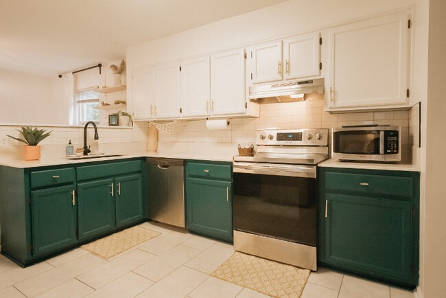 Photo - 1701 Roberts Pl