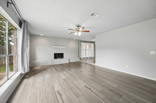 Photo - 2110 Gray Falls Dr