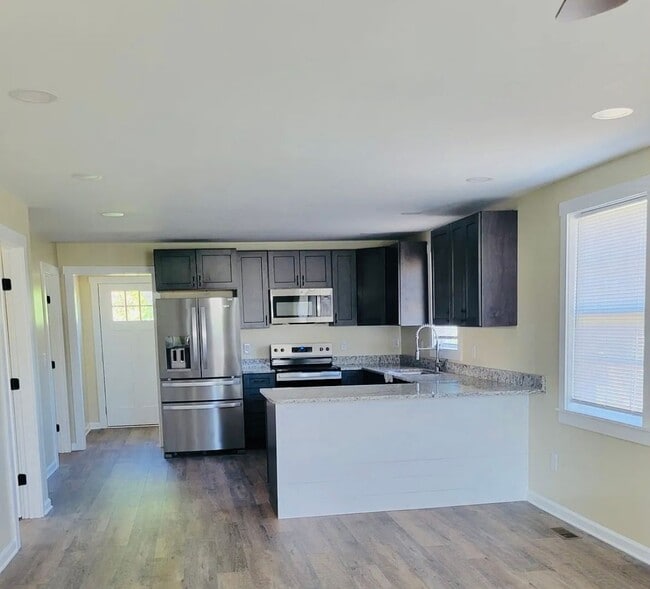 Photo - Newly Remodeled 3/1 Move In Ready Now!