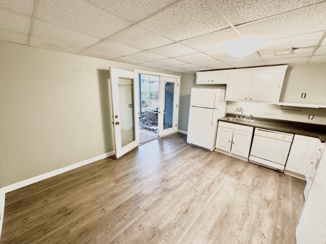 Building Photo - 3816 Chapel Hill Rd Rental