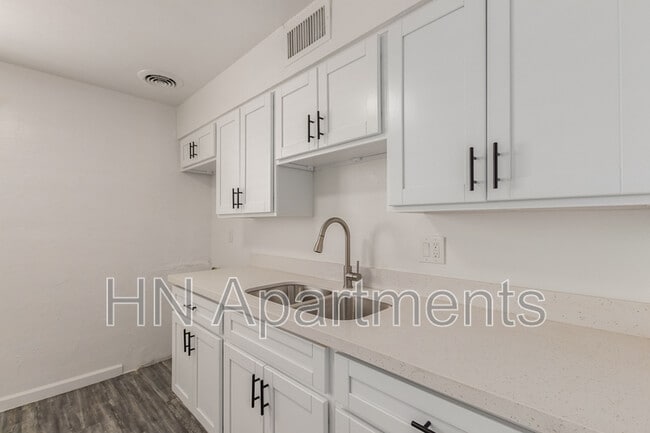 Building Photo - 8639 N 7th St Rental