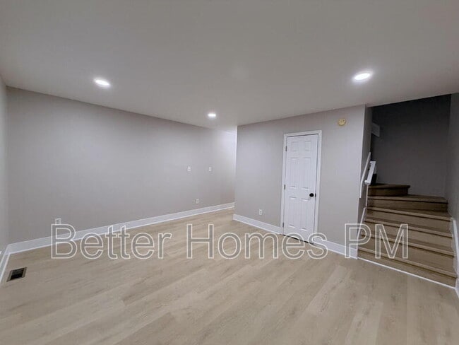 Photo - 104 Stowe Pl