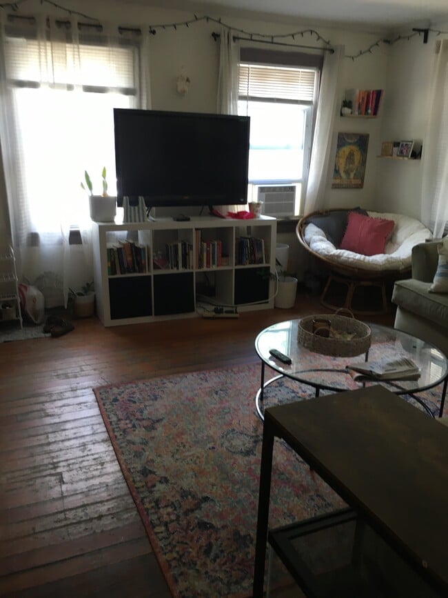 Photo - 114 S Bassett St Unidad 1