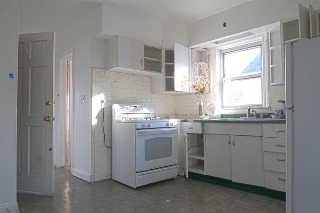 Photo - 284 Beach 19th St Apartamento Unidad 2nd Floor