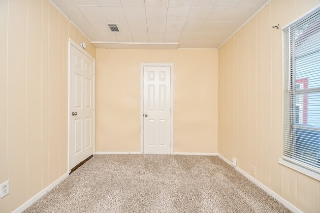 Photo - 225 17th Ave N