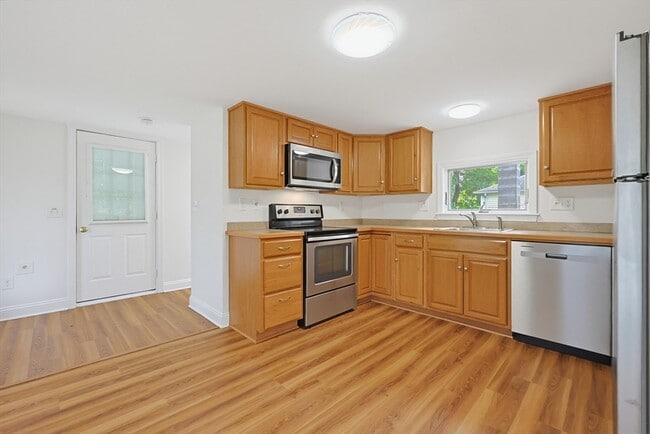 Photo - 17 Church Ct Unit 2