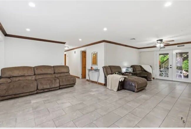 29 Priscilla Rd Unit 1st Floor Only
