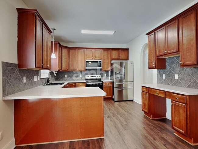 Photo - 718 Barrocliff Rd