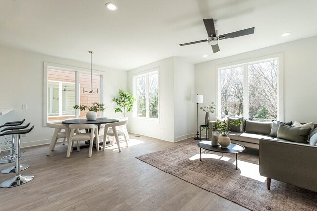 Photo - 611 Walnut Hts Dr Unit 102