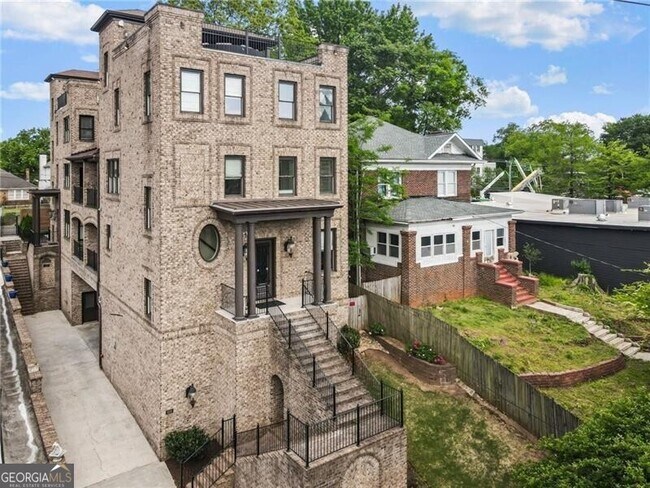 Photo - 629 Boulevard NE
