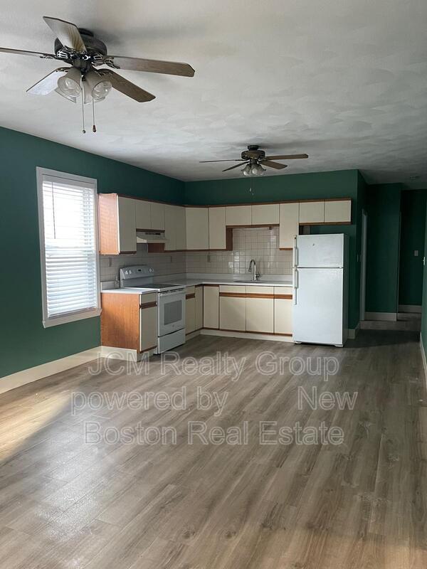 Building Photo - 98 Margin St Unit 2L