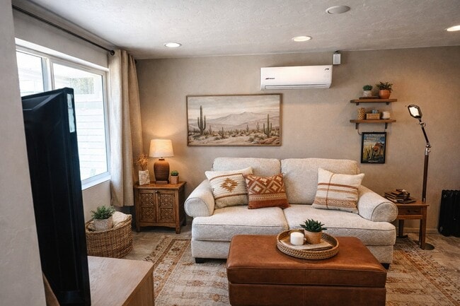 Photo - 2416 E Mabel St