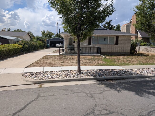 6358 Mt Vernon Dr