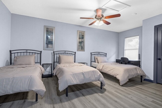 Photo - 11103 Greenwillow Dr