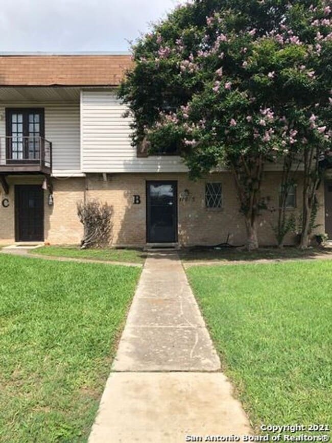 Building Photo - 11015 Mt Boracho Dr Unit Mt Boracho 11015B Rental