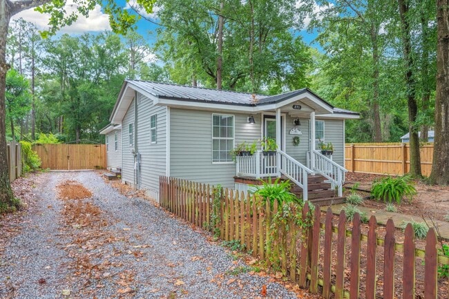 Photo - 271 Bracewell St