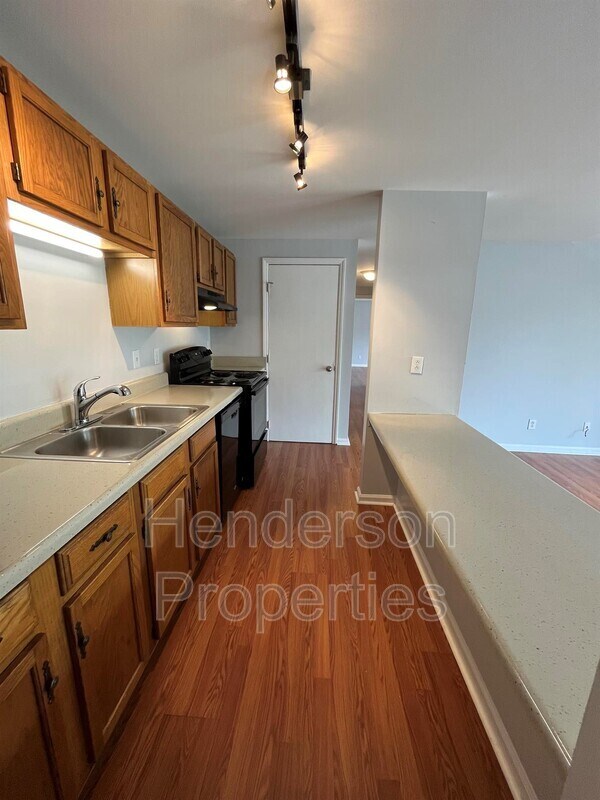 Photo - 9501 Shannon Green Dr Unidad M