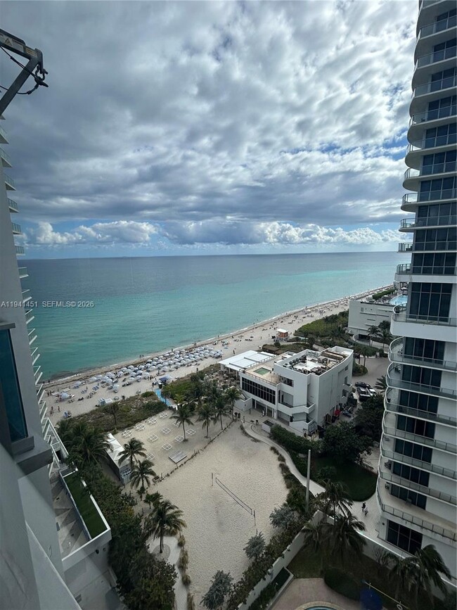 Building Photo - 4001 S Ocean Dr Unit PH11