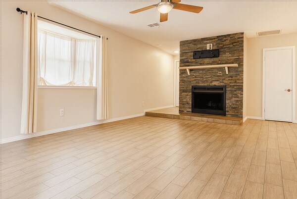 Photo - 2379 Briarwest Blvd Unidad 108