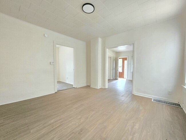 Photo - 307 La Porte Ave