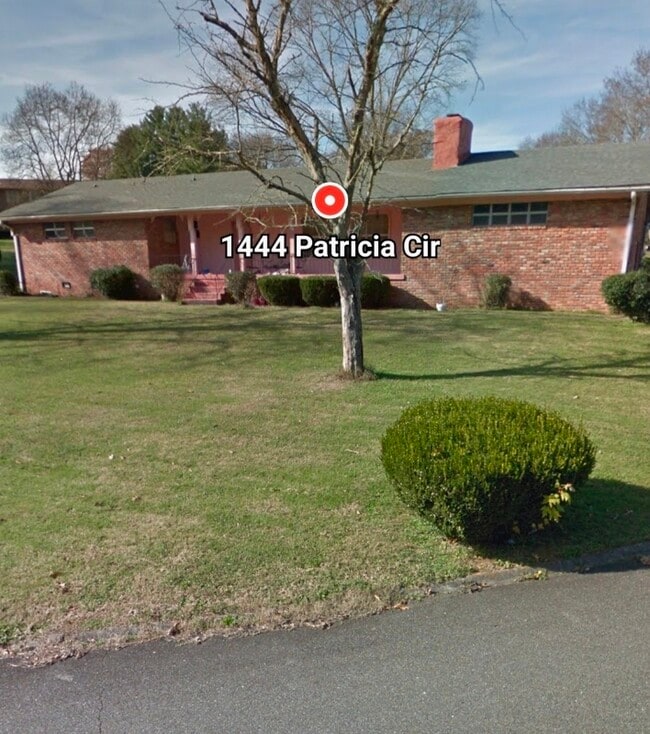 Photo - 1444 Patricia Cir