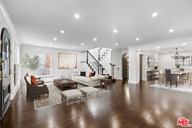 Photo - 4920 Marathon St