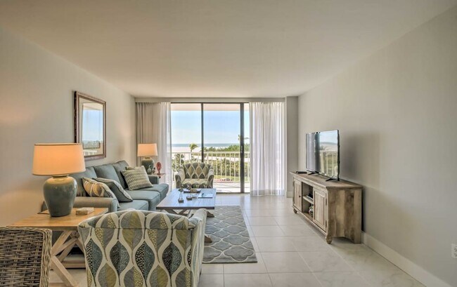 Photo - 380 Seaview Ct Unidad 305