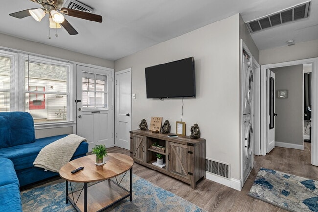 Photo - 6620 Wise Ave